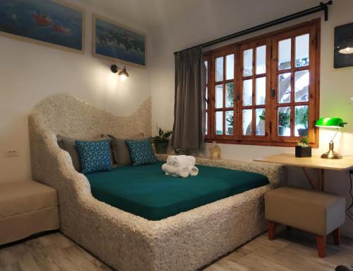  A Hundrend Little Stories in Elounda
