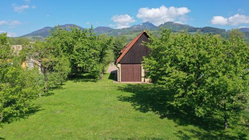 tuin, Holiday Home Slovakia Ivachnova 49 in Besenova