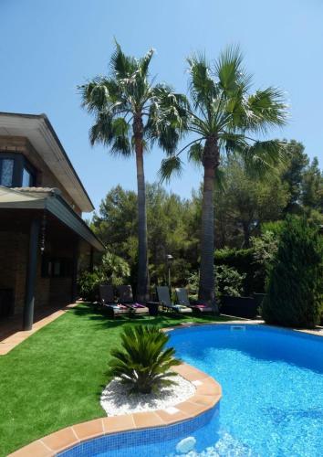 Washingtonia Villa near Sitges