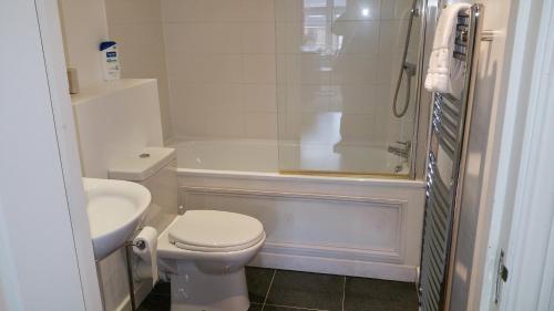Oxford Apartment - image 14