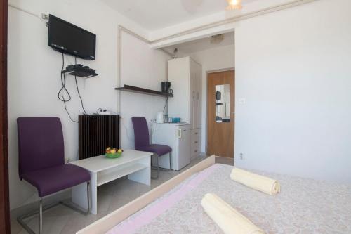 Double Room Standard image 3