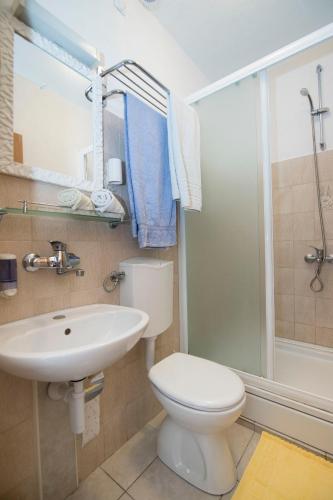 Double Room Standard image 5