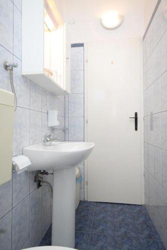 Apartments and rooms by the sea Tkon, Pasman - 8377