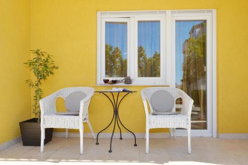  Apartment Kastel Luksic 17691b, Unterkunft in Kaštela