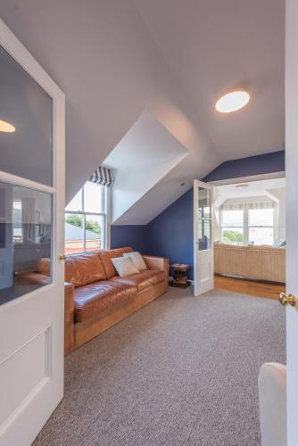 Akaroa Waterfront Apartment