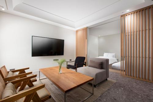 SR Suites Bundang