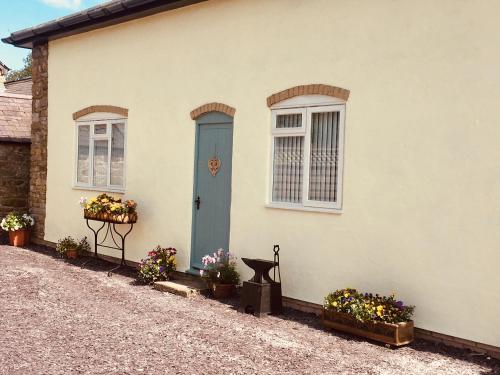 Anvil Cottage in Mold