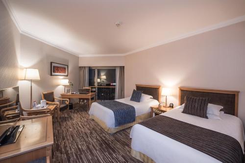 2 twin beds