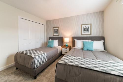 Beautiful 4 bedroom villa 10 min from Disney - image 4
