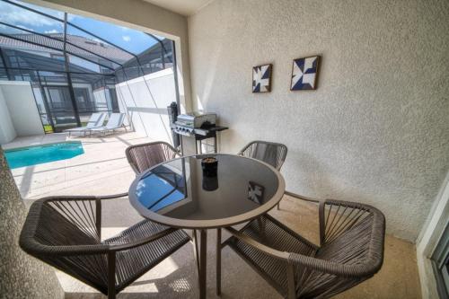 Beautiful 4 bedroom villa 10 min from Disney - image 7