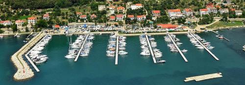  Apartments Ružica 13 in Supetarska Draga