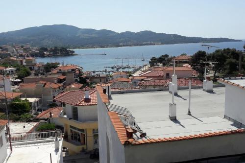  VINTAGE SEA VIEW APARTMENT in Neos Marmaras