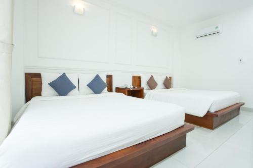 2 queen beds