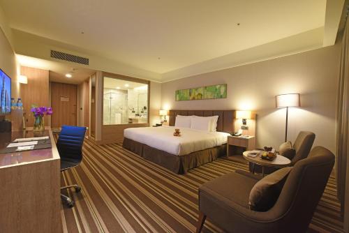 room detail thumbnail 1