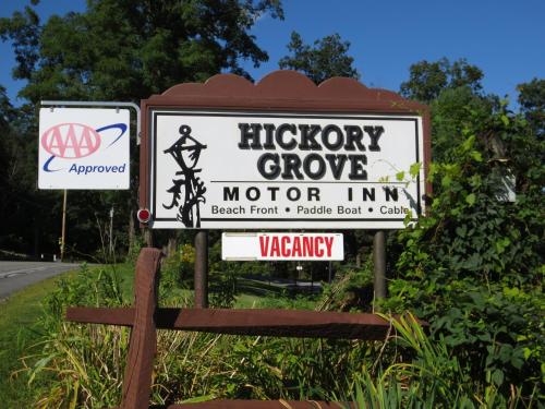 Hickory Grove Motor Inn - Cooperstown - 출입구