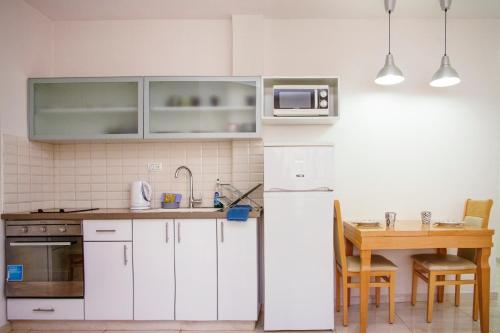 Cocina, Apartments4you Dinara in Bat Yam