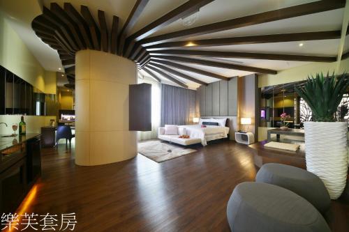 Doule Motel