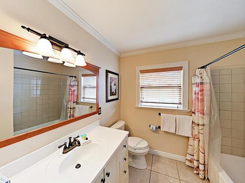 New Listing! Canal-Front Oasis With Pool & Boat Dock Home - image 5