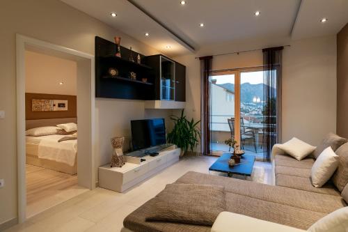 Villa "Amber" relaxation in nature with a Pool 2