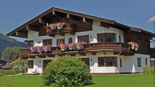  Appartement Mayr, Pension in Kirchdorf in Tirol
