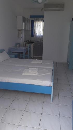Cleopatra Studios, Marathokampos (foto 6)