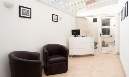 พาร์ค ลอดจ์ (Park Lodge) in ฟาร์นโบโร่