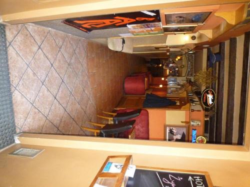 Academus - Cafe/Pub & Guest House - image 9