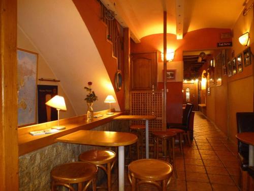 Academus - Pub, Rooms, Cider – Wroclaw, NY