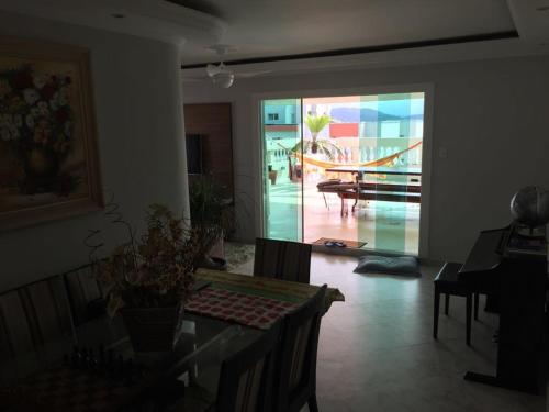 Cobertura de 3 quartos com hidromassagem e vista do por-do-sol in Guaruja
