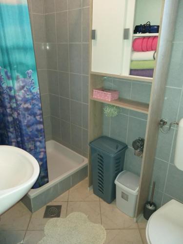 Apartment Ivana in Turanj