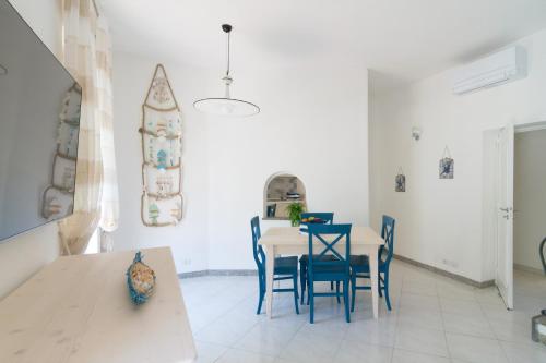 AQUAMARINE Relaxing Capri Suites - image 9