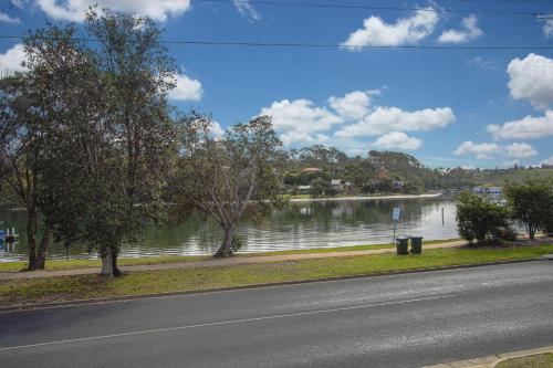 Hybiscus Waterfront Apartments