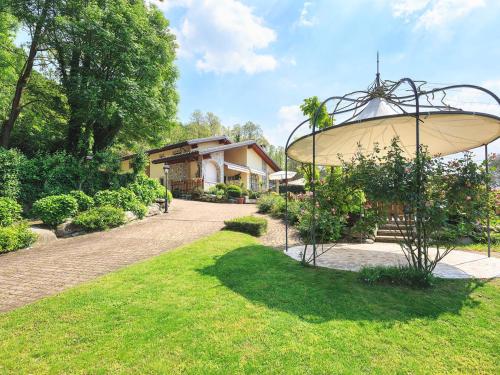 Castelletto di Branduzzo Villa Sleeps 12 Pool WiFi in Besozzo