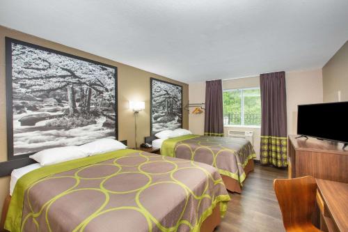 Super 8 by Wyndham Chattanooga Lookout Mountain TN in Chattanooga, USA