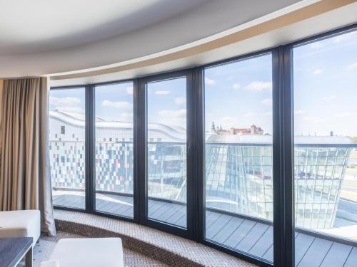 Q Hotel Plus Kraków - image 10