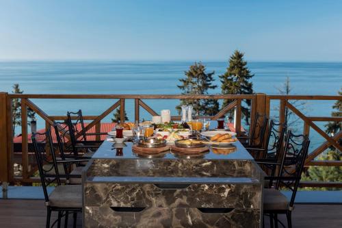 Restaurant, Hancioglu Orman Evleri (Bungalow) & Hotel in Fındıkoba