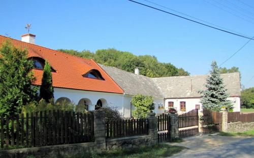 . Sörényes Udvarház