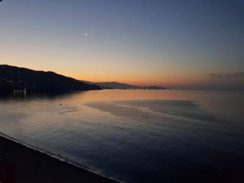 Ático en Almuñecar. Primera línea de playa con vistas espectaculares