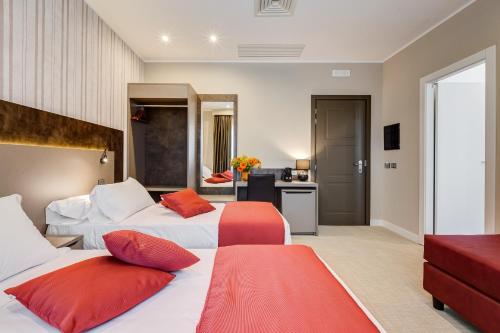 Eurogarden Hotel - image 5