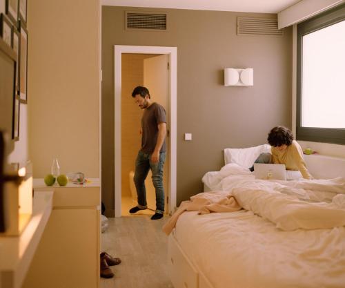 2 twin beds, 1 sofa bed