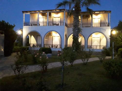 ARTEMIS Studios & Apartments Sidari