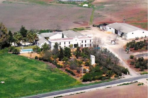  HACIENDA CHAMBERGO Casa en la campiña sevillana, Unterkunft in Écija
