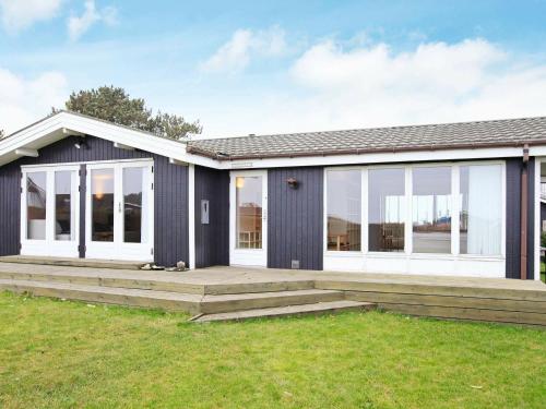Two-Bedroom Holiday home in Frørup Tårup
