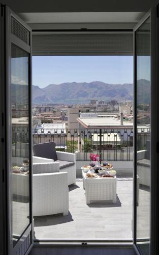THE VIEW, Palermo