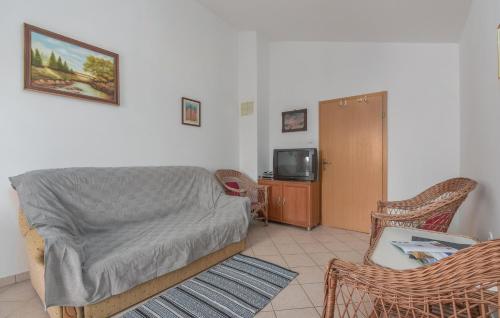 Apartment Kristijan with Balcony Apartment Kristijan with Balcony