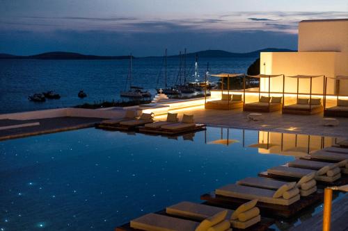 Manoulas Beach Hotel Ξενοδοχείο
