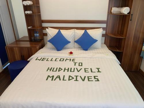 Hudhuvelimaldives Over view