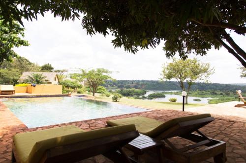 Pohled zvenku, Holland Park in Mukono