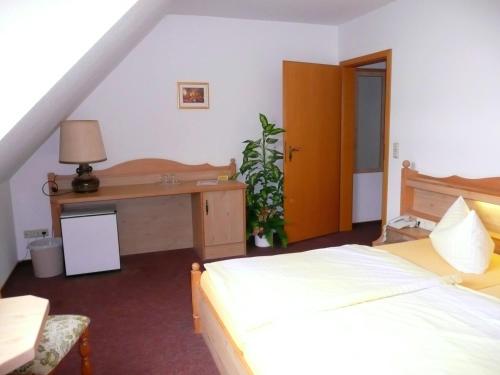 Family Room (2 Adults + 2 Children)