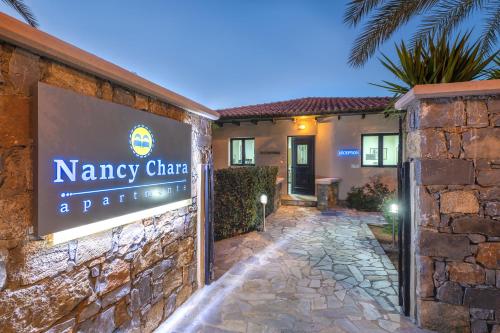  Nancy - Chara Apartments, Pension in Karteros